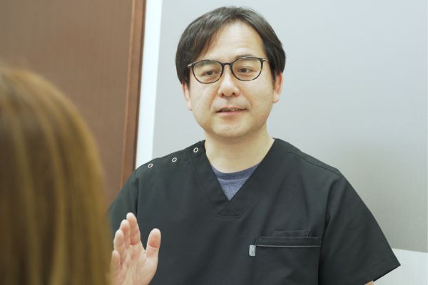 全く腫れない二重埋没法はありませんが腫れを抑える方法はあります